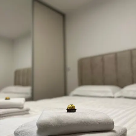 Golden Nest 아파트